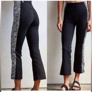Free People Movement Black and white checkmate flare crop leggings Size Med NWOT
